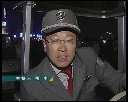 中国法治报道5月5日节目:撒贝宁体验武汉轮渡