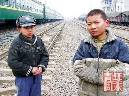 孤儿救助困局:收养弃婴“被罚款” 半数孤儿无人养(组图)