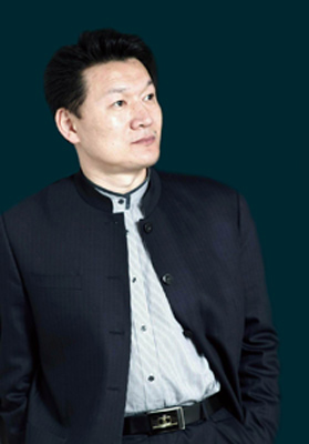 王旭明，语文出版社社长、教育部原新闻发言人。