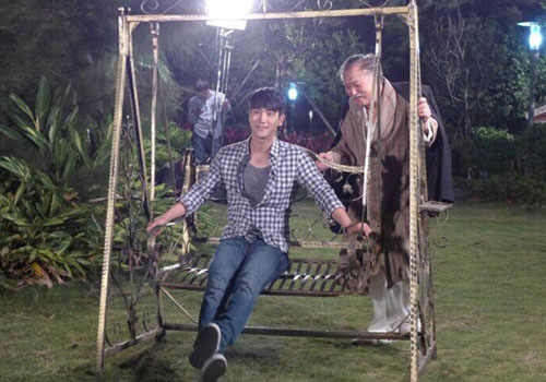 《亿万继承人》崔始源好人缘 礼貌待人获赞 《亿万继承人》崔始源好人缘 礼貌待人获赞