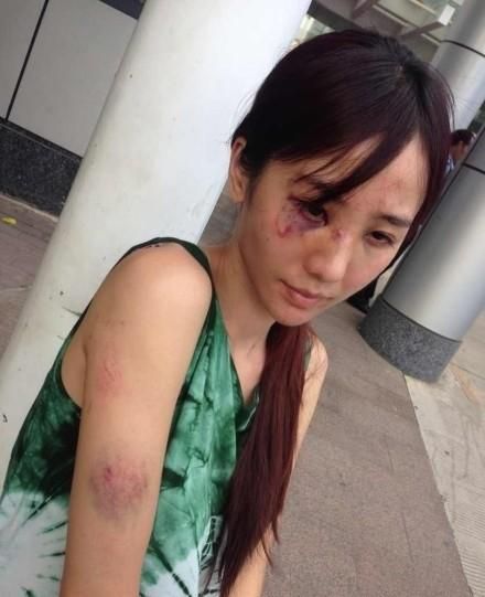 美女演员被暴打。