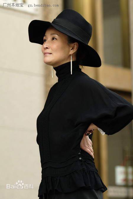 离婚律师罗鹂妈妈扮演者朱茵个人资料及照片