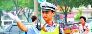 《新闻联播》报道网友眼中最帅交警(图)